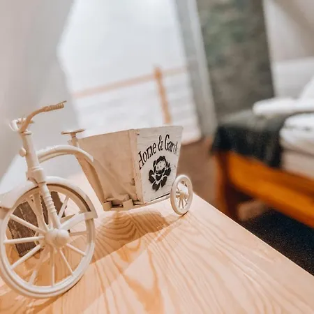 U Jarosza بورونين